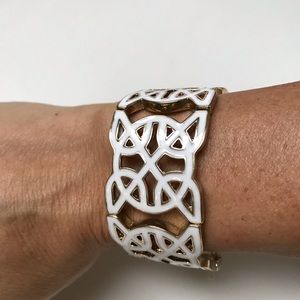Stunning Bracelet Gold w/ White Enamel Bangle